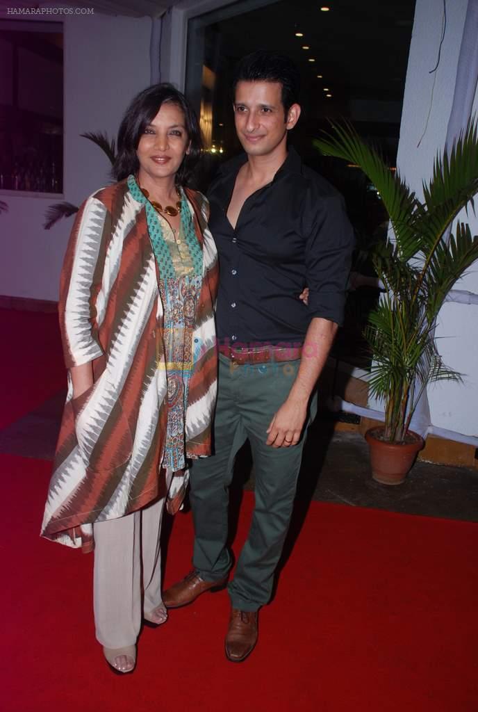 Shabana Azmi, Sharman Joshi at Prem Chopra's bash for the success of Sharman Joshi's film Ferrari Ki Sawaari on 20th June  2012