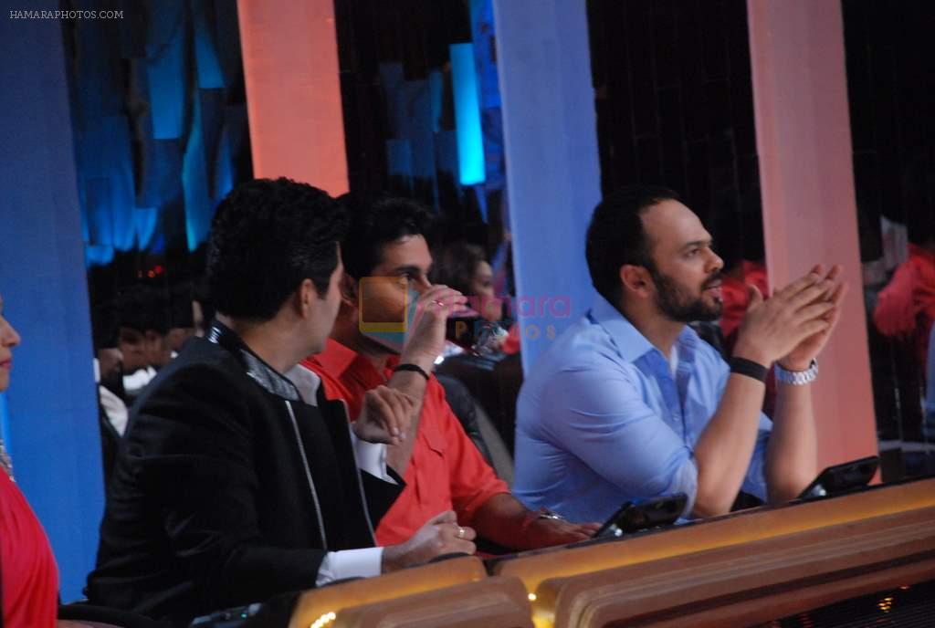 Karan Johar, Abhishek Bachchan, Rohit Shetty on the sets of Jhalak Dikhhlaa Jaa 5 in Filmistan on 20th June 2012