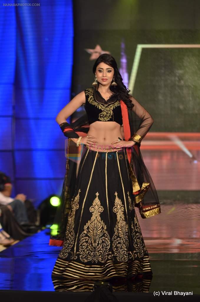 Shriya Saran at SIIMA Fashion show with designer Shravan on 21st June 2012