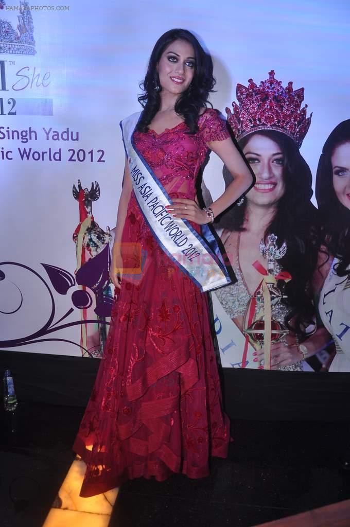 Himangini Singh, Miss Asia Pacific World with Sushmita Sen in Andheri, Mumbai on 23rd June 2012