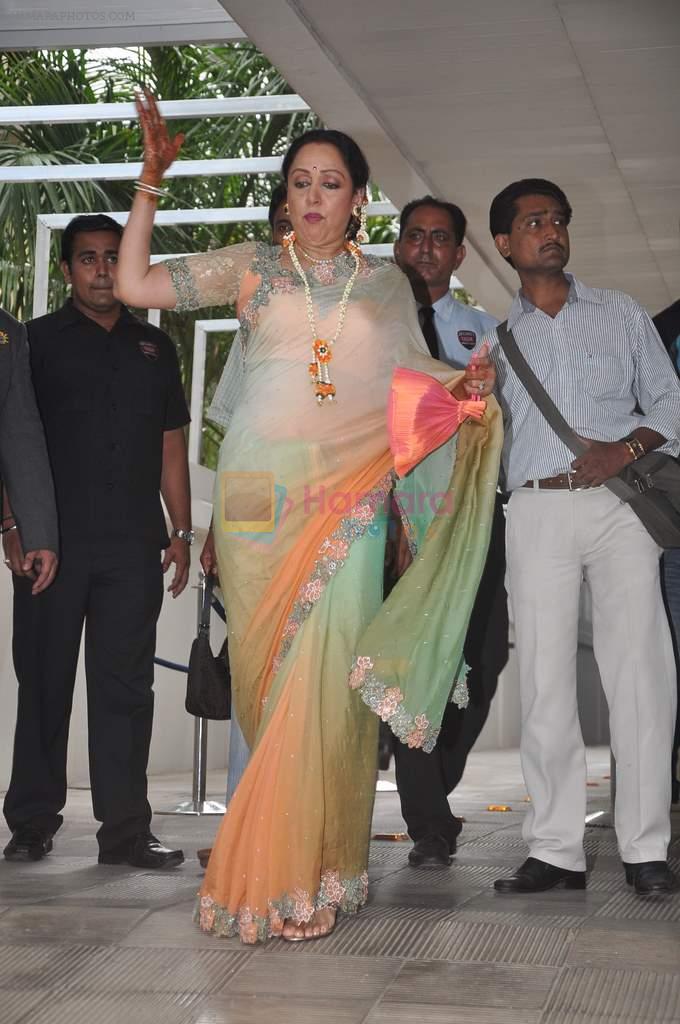 Hema Malini at Esha Deol's mehendi ceremony in Royalty, Mumbai on 27th June 2012