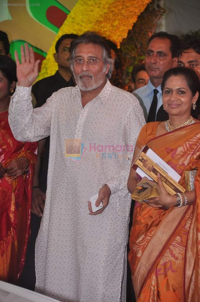 Vinod Khanna at Esha Deol's wedding in Iskcon Temple on 29th June 2012