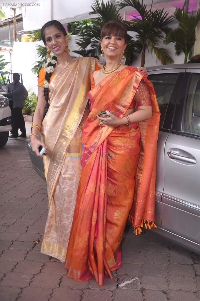Neeta Lulla, Nishka Lulla at Esha Deol's wedding in Iskcon Temple on 29th June 2012