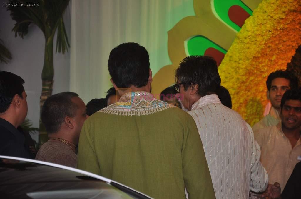 Amitabh Bachchan, Abhishek Bachchan at Esha Deol's wedding in Iskcon Temple on 29th June 2012