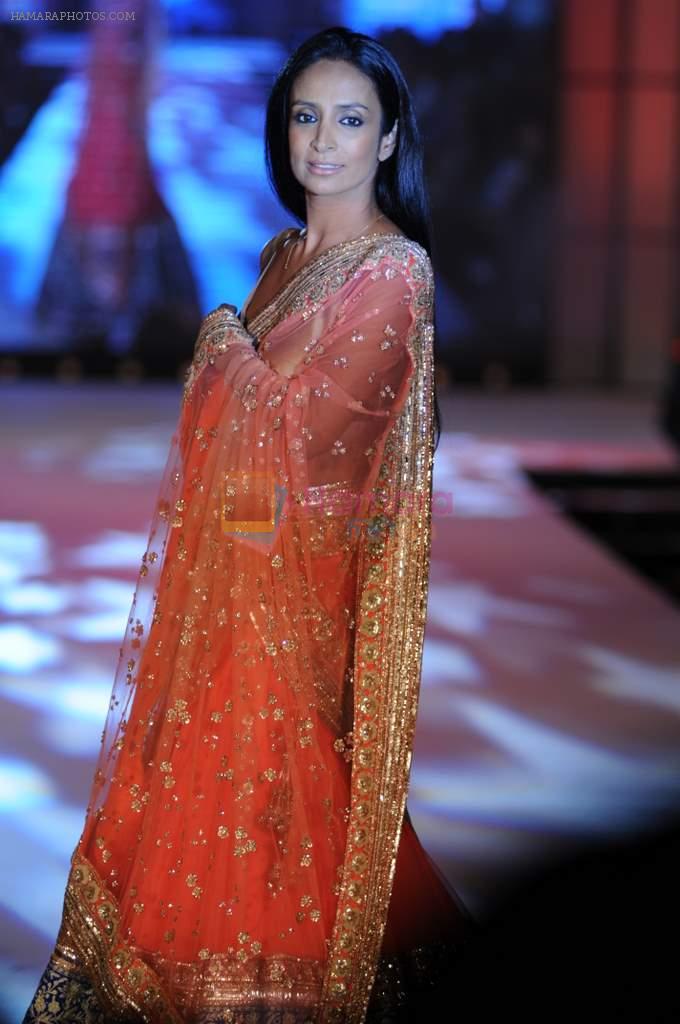 Suchitra Pillai at Pidilite presents Manish Malhotra, Shaina NC show for CPAA in Mumbai on 1st July 2012