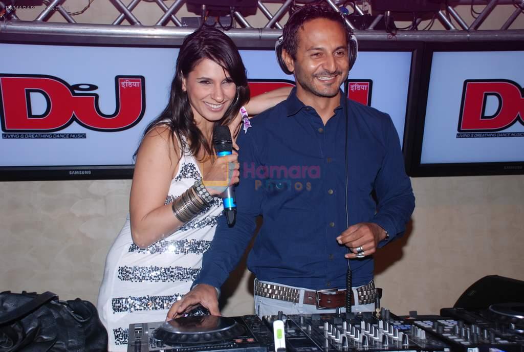 Nikhil Chinapa at DJ magazine launch in F Bar on 6th July 2012