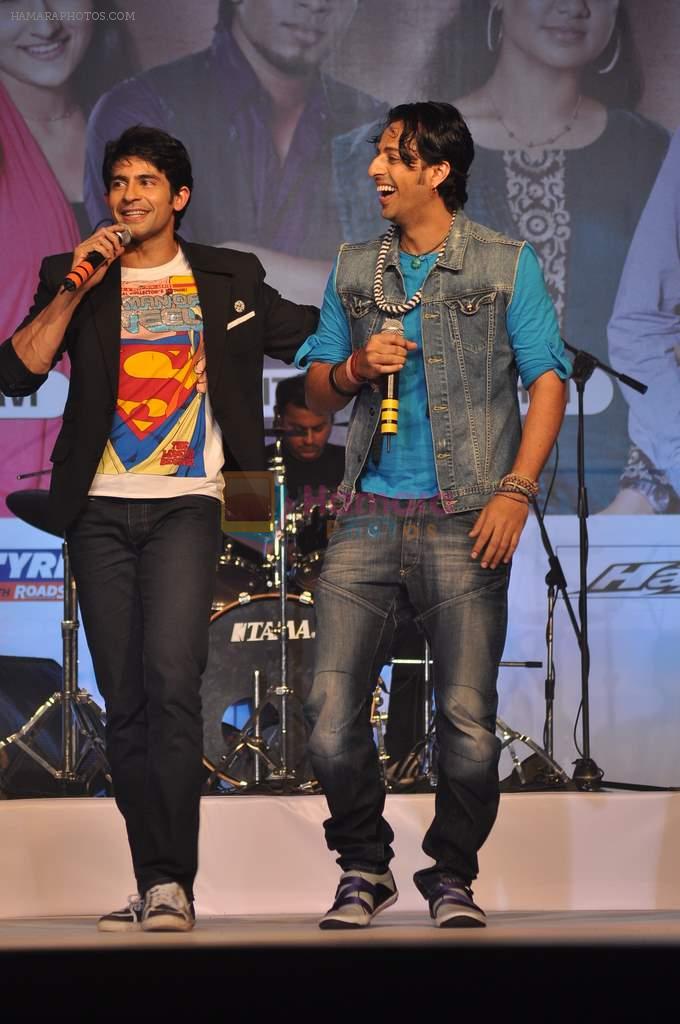 Salim Merchant,Hussain Kuwajerwala at Indian Idol concert in Pune on 12th July 2012