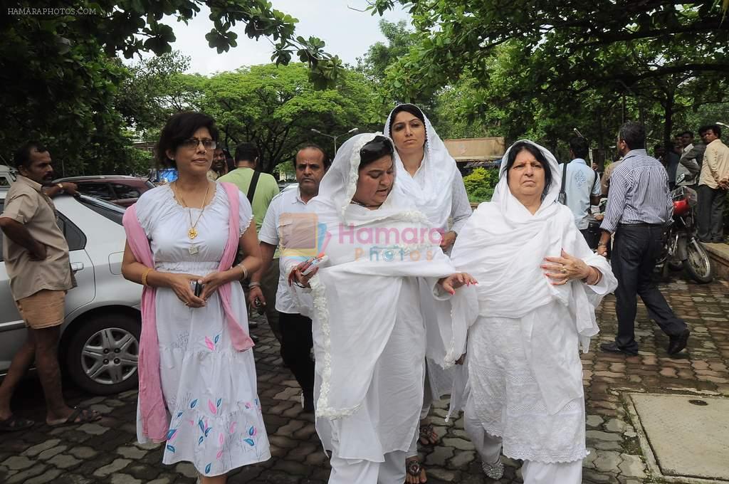 Dolly Bindra at Dara Singh funeral in Mumbai on 12th July 2012
