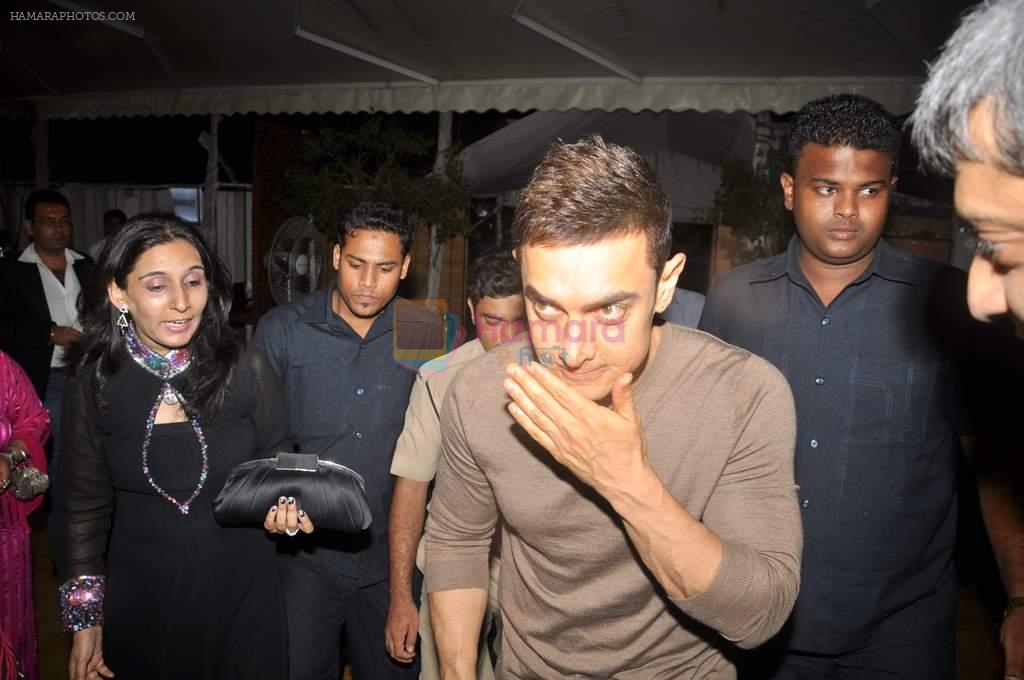 Aamir Khan at trade analyst Amod Mehra's birthday in Andheri on 13th July 2012