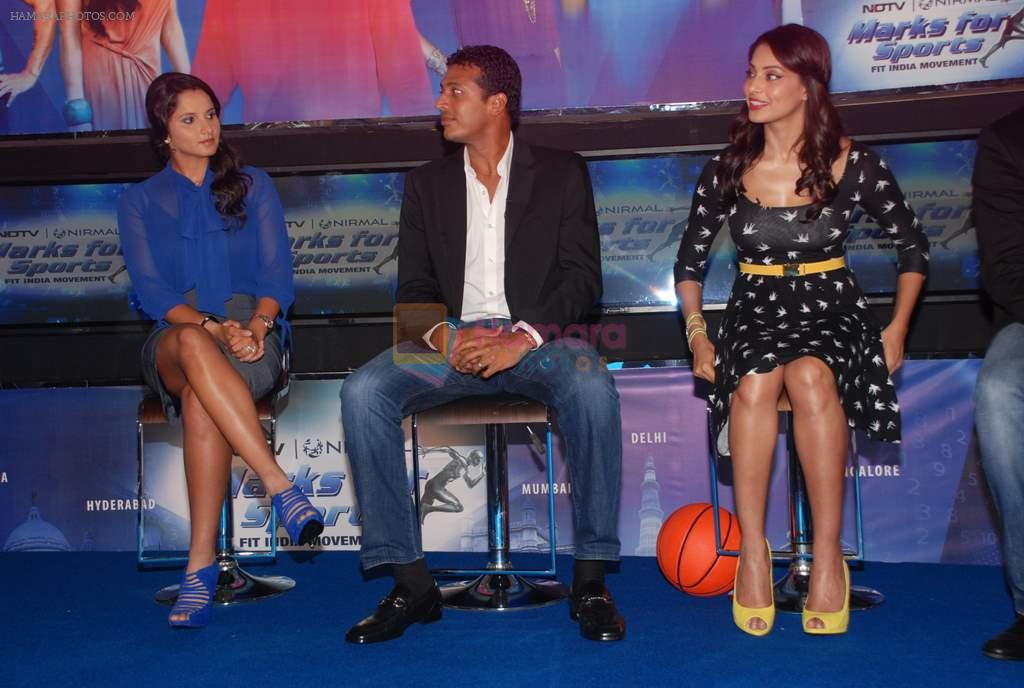 Sania Mirza, Mahesh Bhupathi, Bipasha Basu at NDTV Marks for Sports event in Mumbai on 13th July 2012