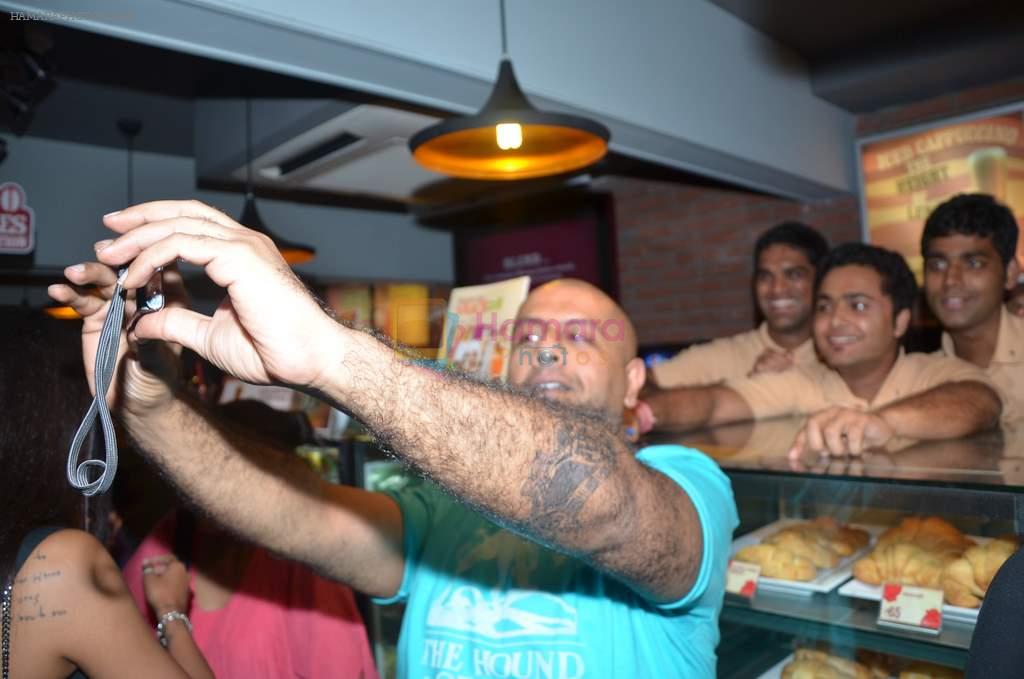 Vishal Dadlani at Costa's 100 cafe launch in Bandra, Mumbai  on 14th July 2012