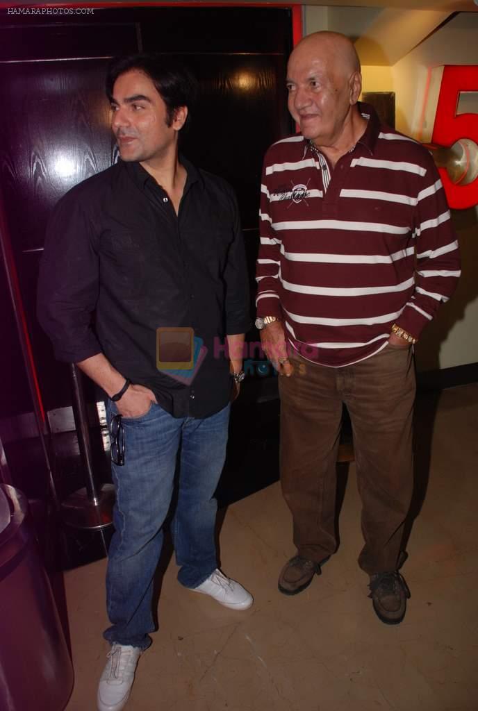 prem Chopra, Arbaaz Khan at Chalo Driver film premiere in PVR, Mumbai on 16th July 2012