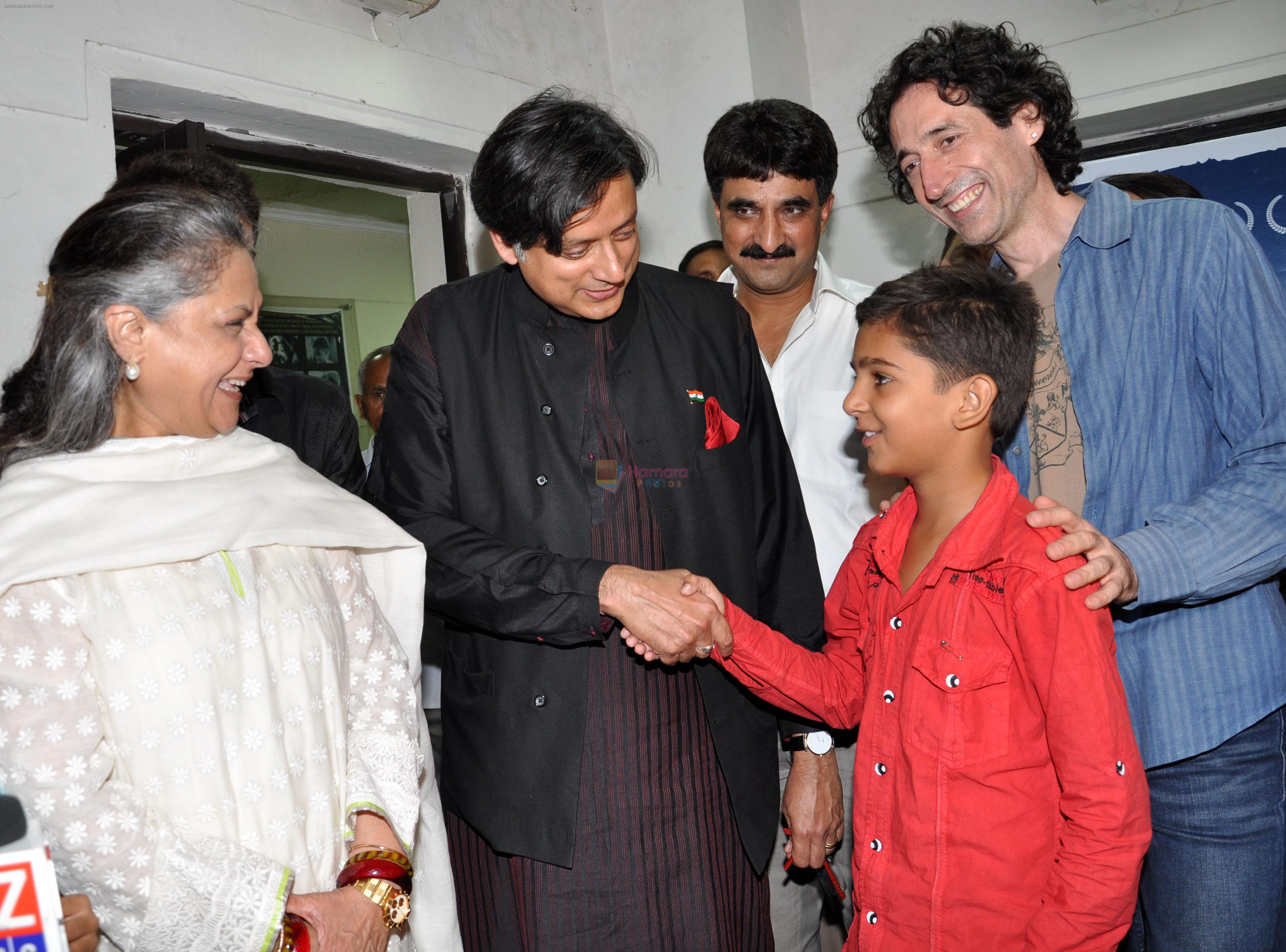 Jaya Bachchan, Rajan Khosa, Shashi Tharoor  at Gattu premiere in Film Division, Delhi on 17th July 2012