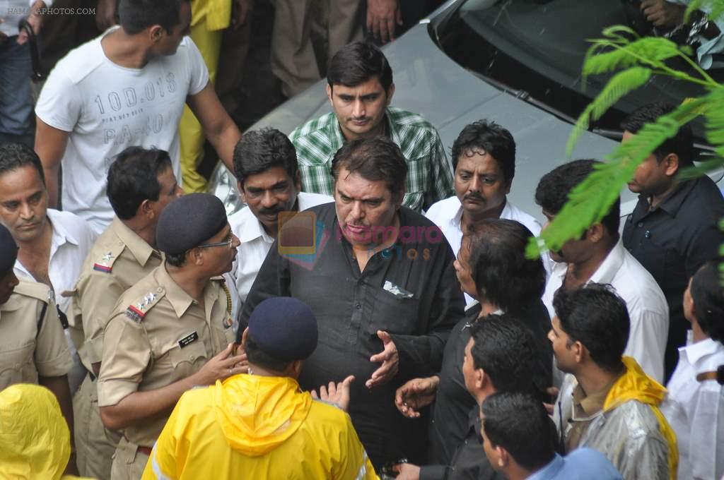 Raza Murad at Rajesh Khanna's Funeral in Mumbai on 19th July 2012