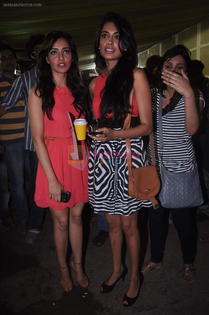 Neha Sharma, Sarah Jane at Kya Super Cool Hain Hum promotions in NM College, Mumbai on 21st July 2012