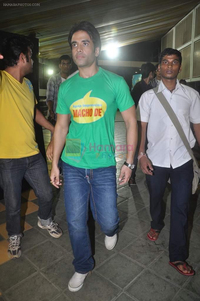 Tusshar Kapoor at Kya Super Cool Hain Hum promotions in NM College, Mumbai on 21st July 2012