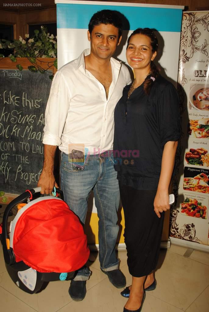 Manav-Gohil-Shweta Kawaatra-with kid at TV show The Buddy Project launch party on 23rd July 2012