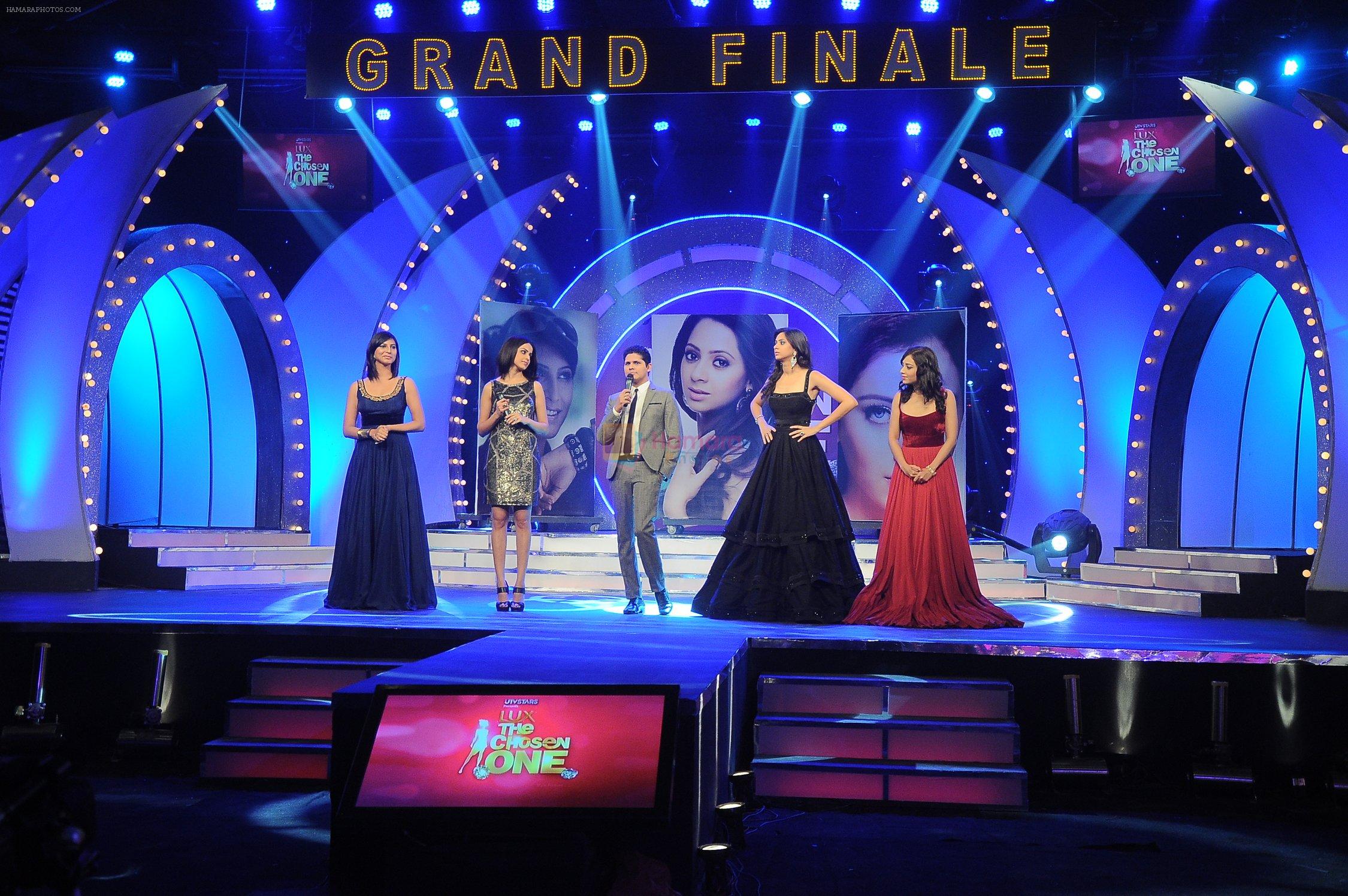 Genelia D Souza, Vishal Malhotra at the Finale of UTVstars Lux The Chosen One on 25th July 2012