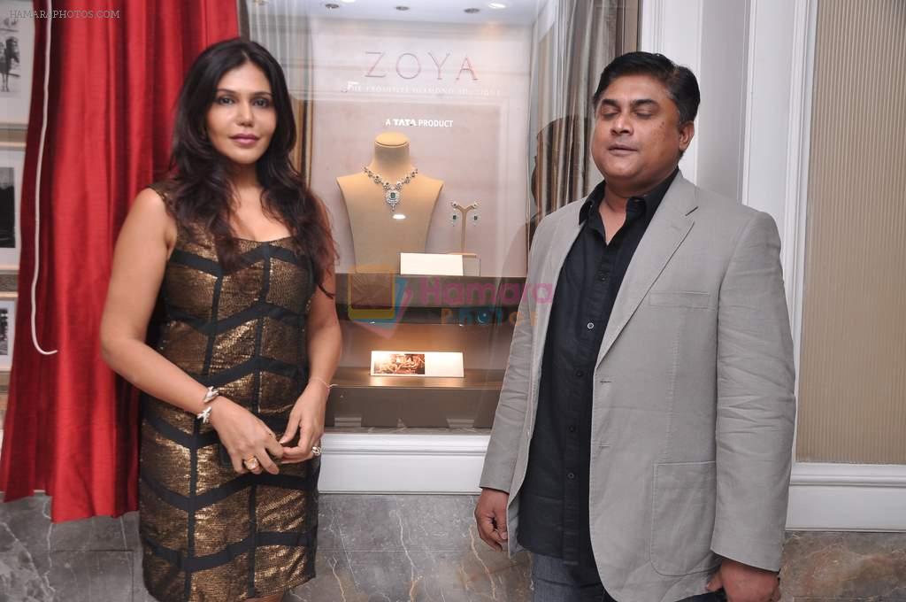Nisha Jamwal at Nisha Jamwal previews her Greece Collection Jewellery at Zoya in Taj Mahal palace and Hotel on 26th July 2012