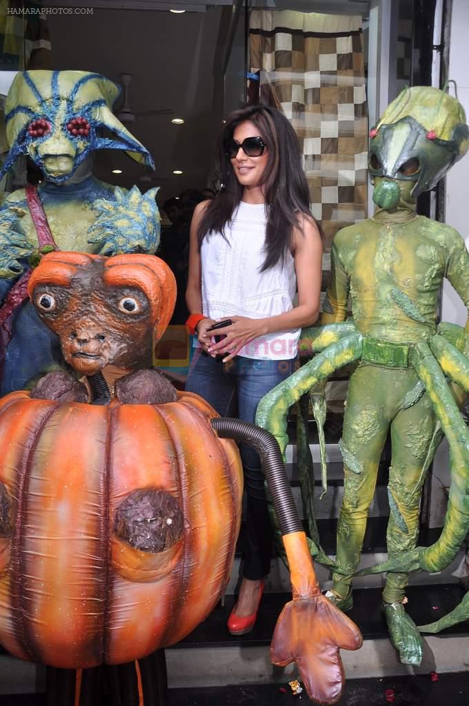 Chitrangada Singh promote Joker with Aliens in Mumbai on 26th July 2012