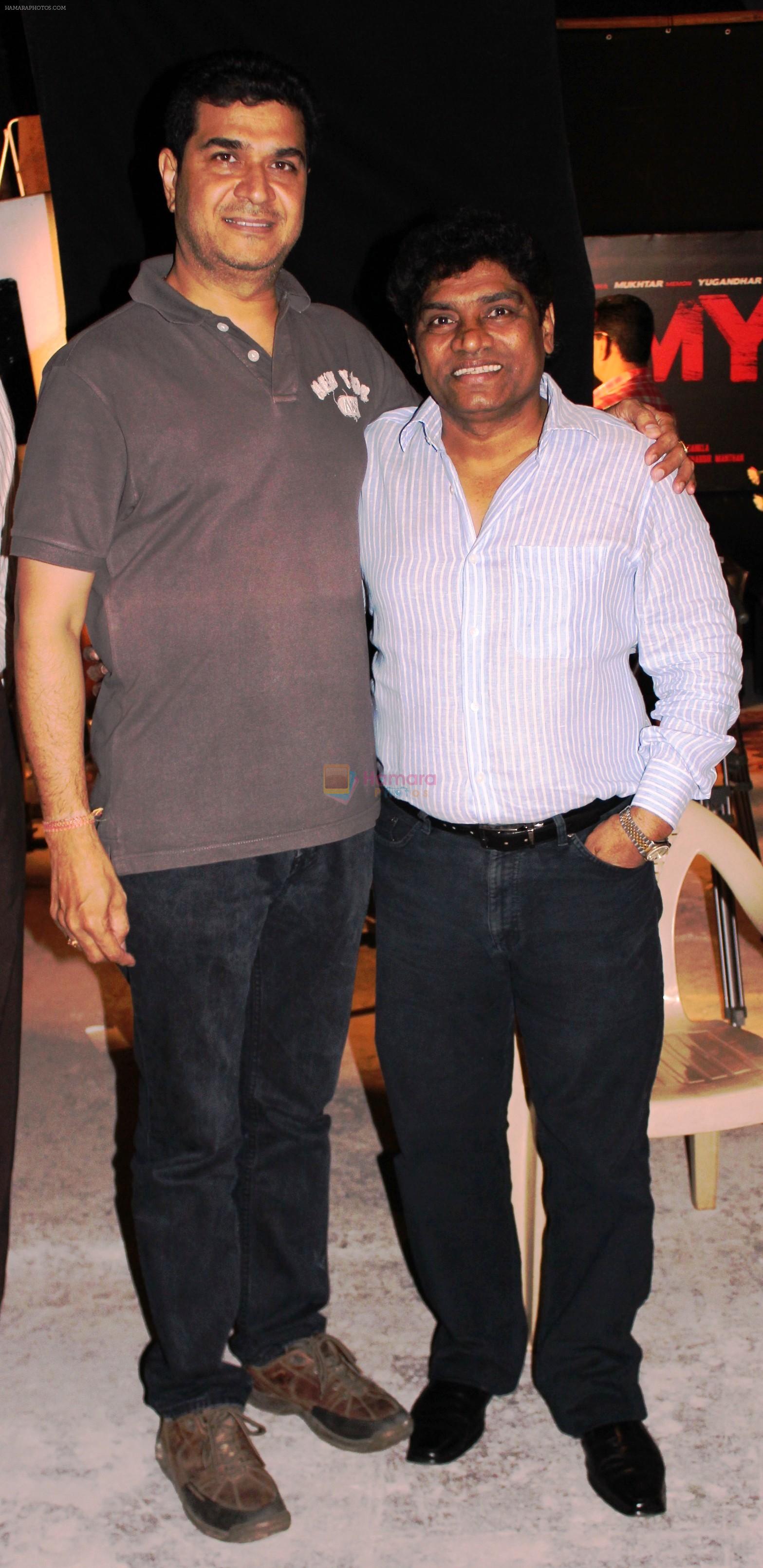 Director Ashuu Trikha and Johnny Lever at the making shoot of Paparattzy Productions_ ENEMMY