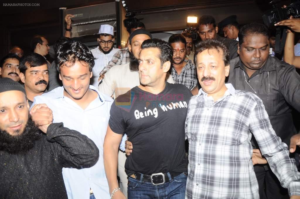 Salman Khan at Baba Siddique's Iftar party in Taj Land's End,Mumbai on 29th July 2012