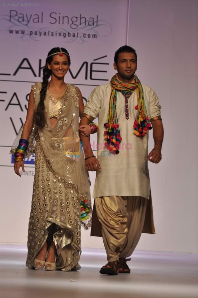 Shibani Dandekar,Puneet Pathak walk the ramp for nandita thirani and payal singhal show at Lakme Fashion Week Day 1 on 3rd Aug 2012