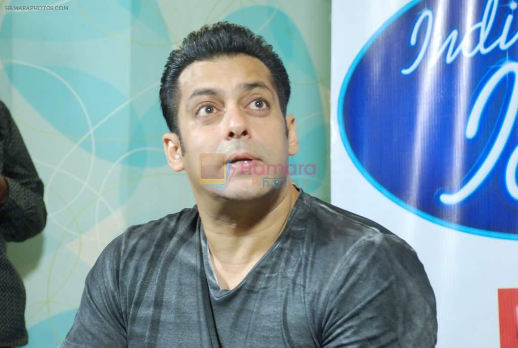 Salman Khan on the sets of Indian Idol on 4th Aug 2012