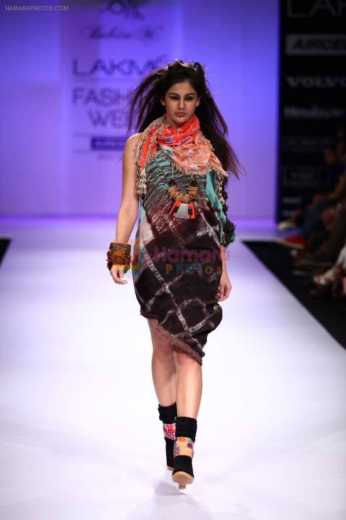 Model walk the ramp for Babita Malkani show at Lakme Fashion Week Day 2 on 4th Aug 2012