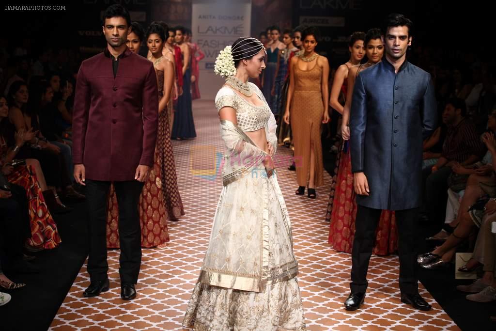 preeti Desai walk the ramp for Anita Dongre show at Lakme Fashion Week Day 3 on 5th Aug 2012