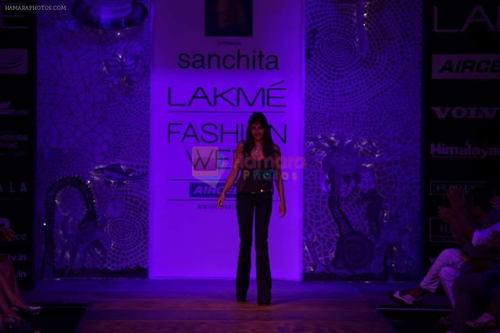 Model walk the ramp for Sanchita Ajjampur show at Lakme Fashion Week Day 4 on 6th Aug 2