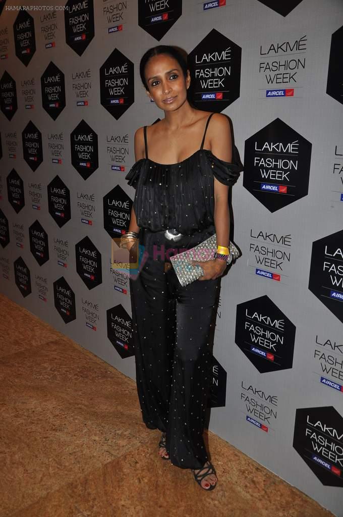 Suchitra pillai at Neeta Lulla show at Lakme Fashion Week 2012 Day 5 in Grand Hyatt on 7th Aug 2012,1