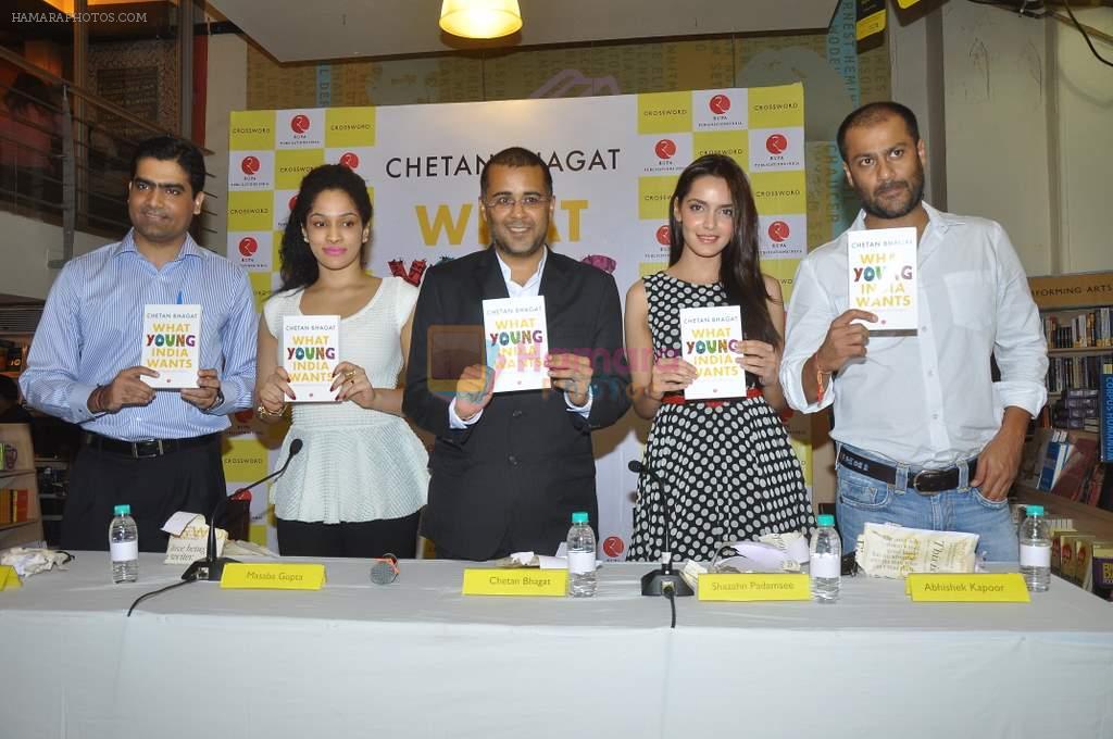 Shazahn Padamsee,Masaba,Chetan Bhagat,Abhishek Kapoor at Chetan Bhagat's Book Launch - What Young India Wants in Crosswords, Kemps Corner on 9th Aug 2012