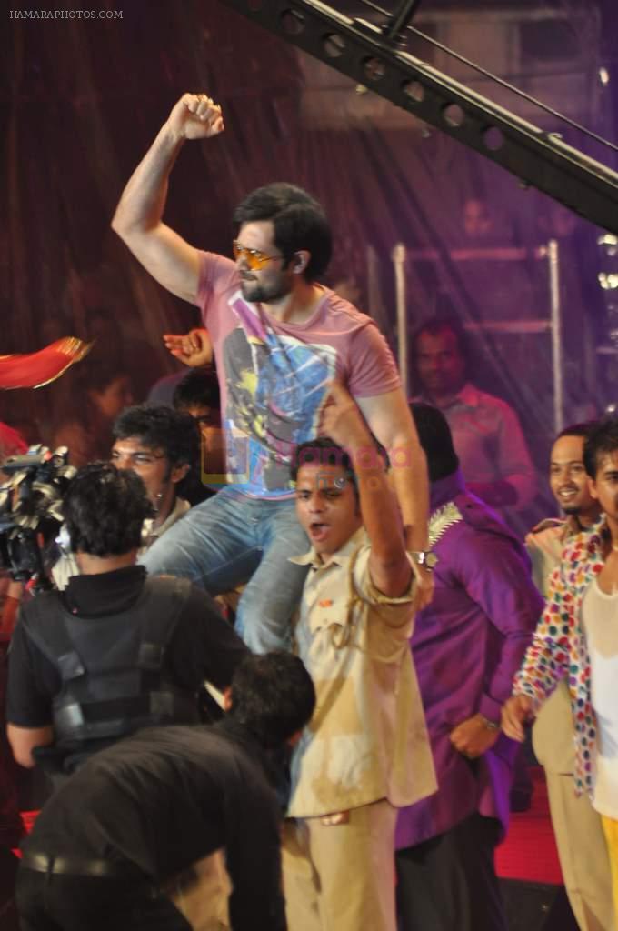 Emraan Hashmi at Dahi Handi events in Mumbai on 10th Aug 2012