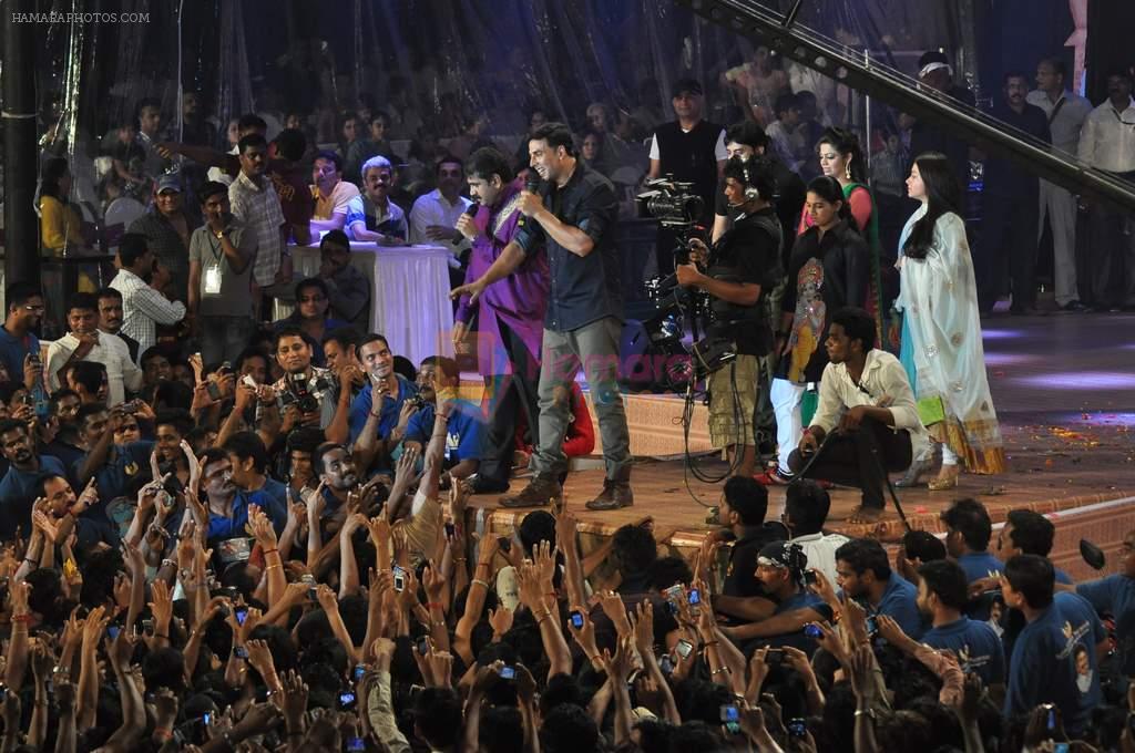 Akshay Kumar at Dahi Handi events in Mumbai on 10th Aug 2012