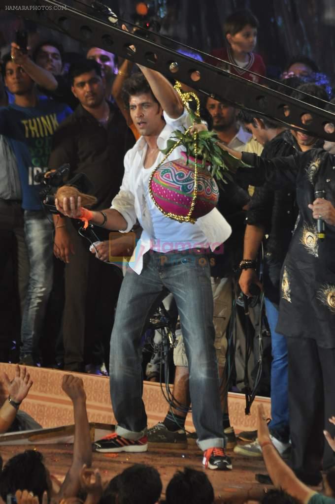 Hrithik Roshan at Dahi Handi events in Mumbai on 10th Aug 2012