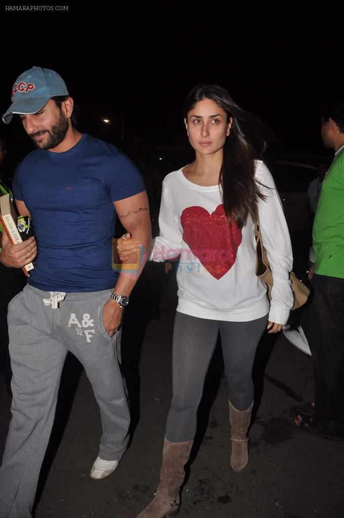 Saif Ali Khan,Kareena Kapoor snapped at the airport in Mumbai on 12th Aug 2012