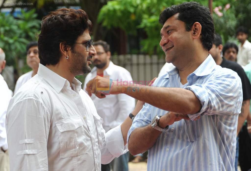 Arshad Warsi at Ashok Mehta's funeral in Mumbai on 17th Aug 2012