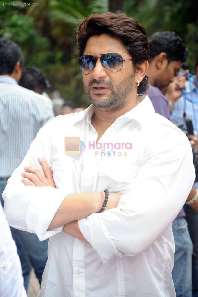 Arshad Warsi at Ashok Mehta's funeral in Mumbai on 17th Aug 2012