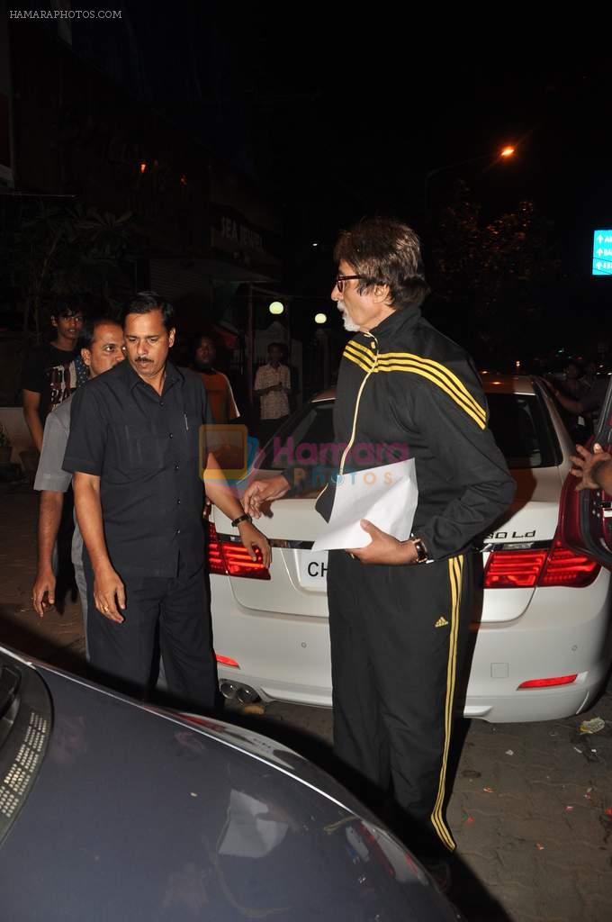Amitabh Bachchan snapped along with Salim Merchant in Mumbai on 16th Aug 2012