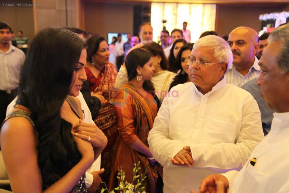 Veena Malik with Laloo Prasad Yadav at Sahara Channel Launch