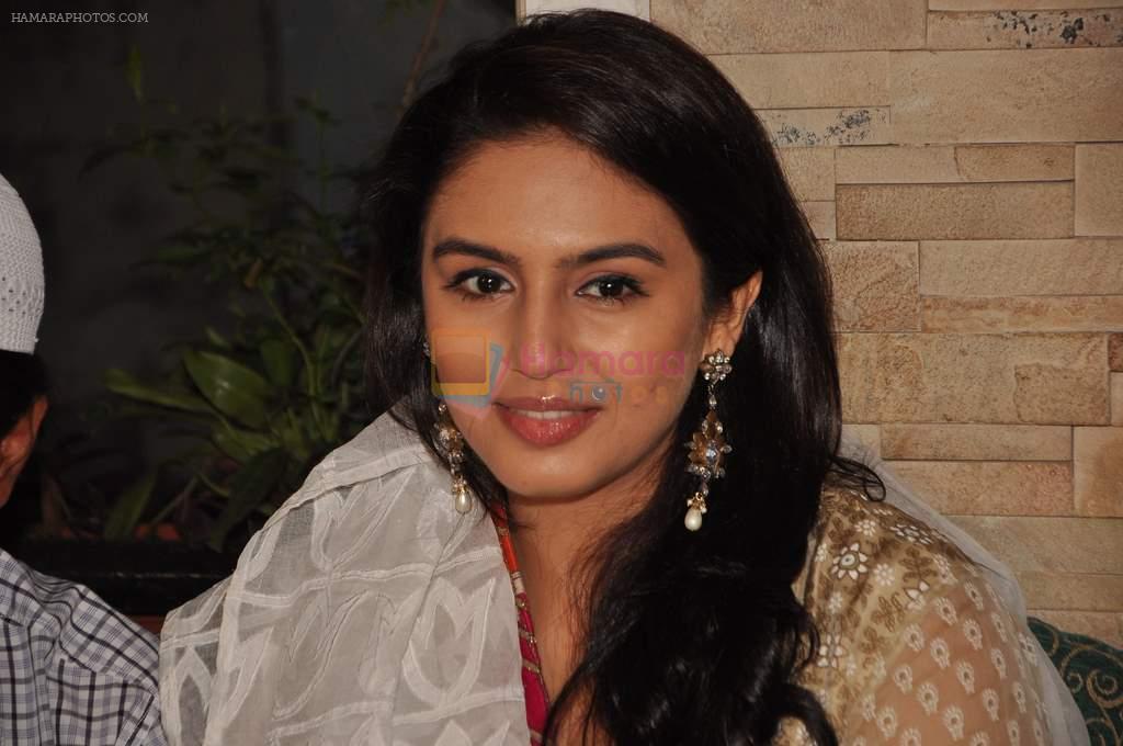 Huma Qureshi with Cast of Gangs of Wasseypur 2 at Iftaar party in Bandra,Mumbai on 17th Aug 2012