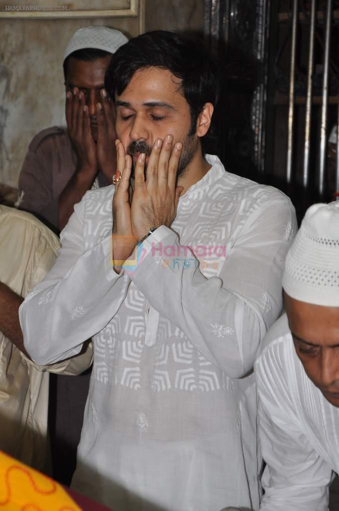 Emraan Hashmi visits Mahim Durga on the occasion of Eid in Mahim on 20th Aug 2012
