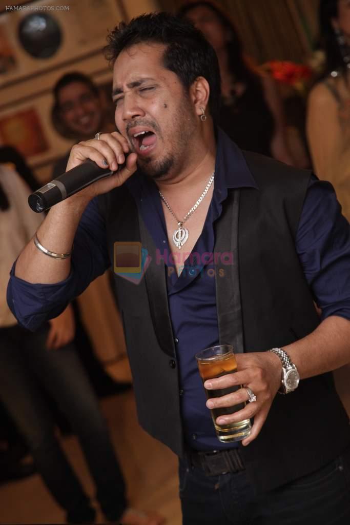Mika Singh at Adnan Sami party on 20th Aug 2012