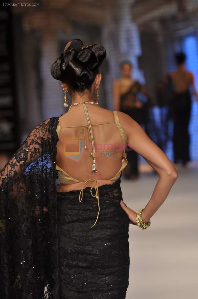 Model walks the ramp for Kays Jewel Show at IIJW Day 3 on 21st Aug 2012
