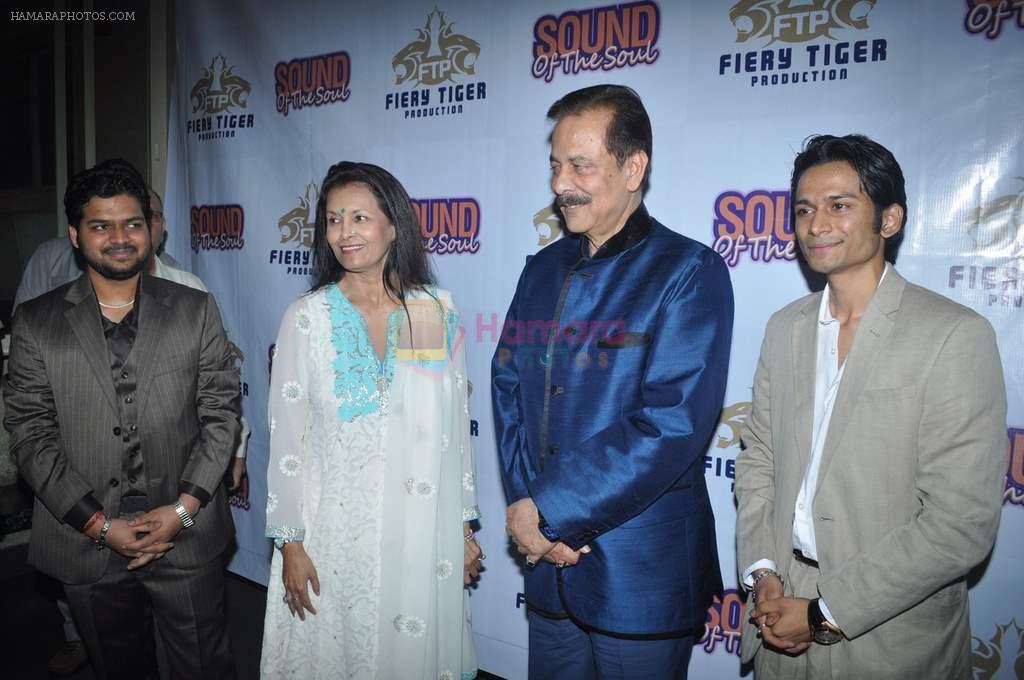 Romeer Sen, Subrata Roy with Roman Sen at Krishendu sen album launch in Mumbai on 21st Aug 2012