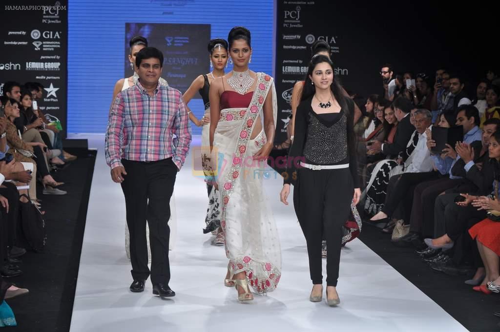 Model walks the ramp for  International Gemological Institute Show at IIJW Day 3 on 21st Aug 2012