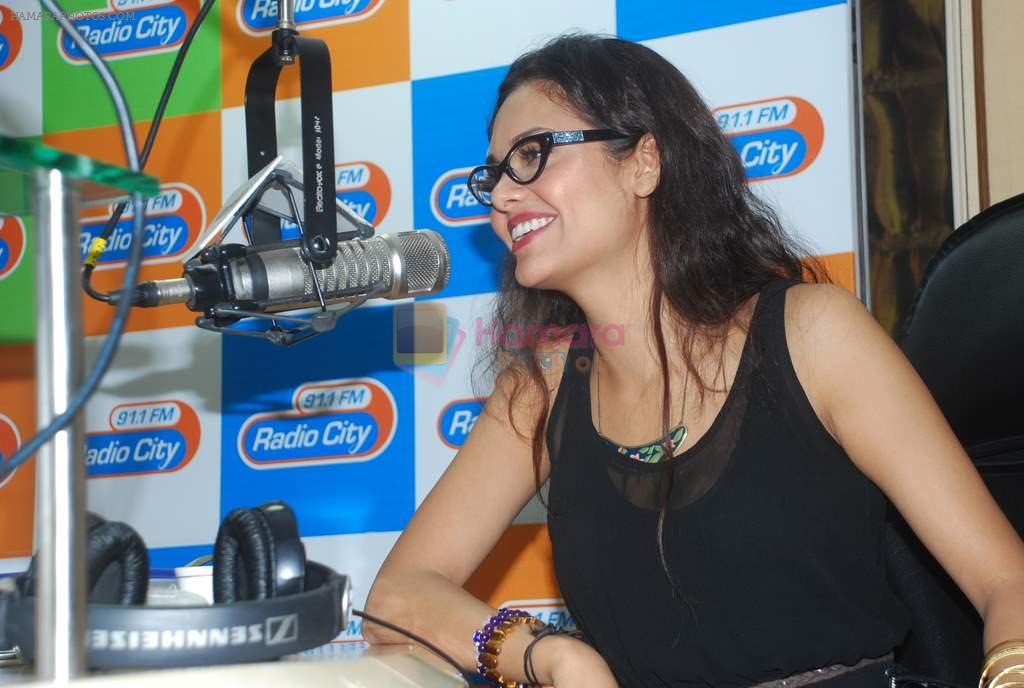 Esha Gupta at Radio City studios in Bandra,Mumbai on 22nd Aug 2012