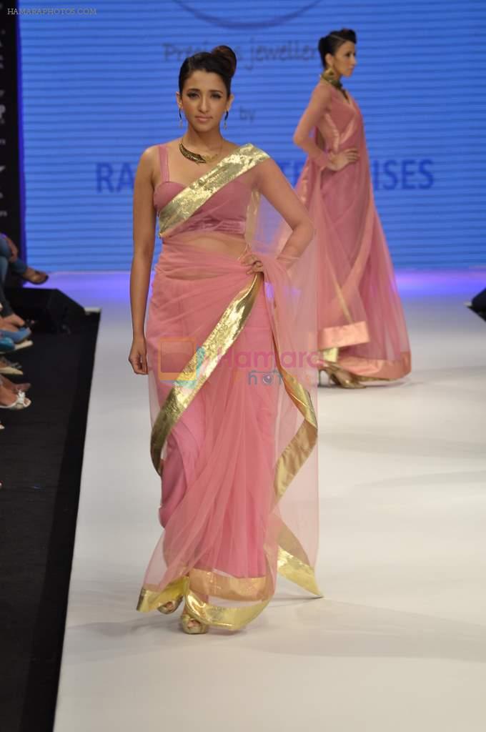 Model walks the ramp for Raksha Show at IIJW Day 4 on 22nd Aug 2012