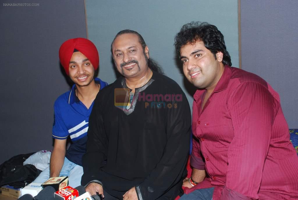 Leslie Lewis,Vipul Mehta,  Devendra Pal Singh at the Recording of Indian Idol The Fabulous Four in Mumbai on 24 August 2012